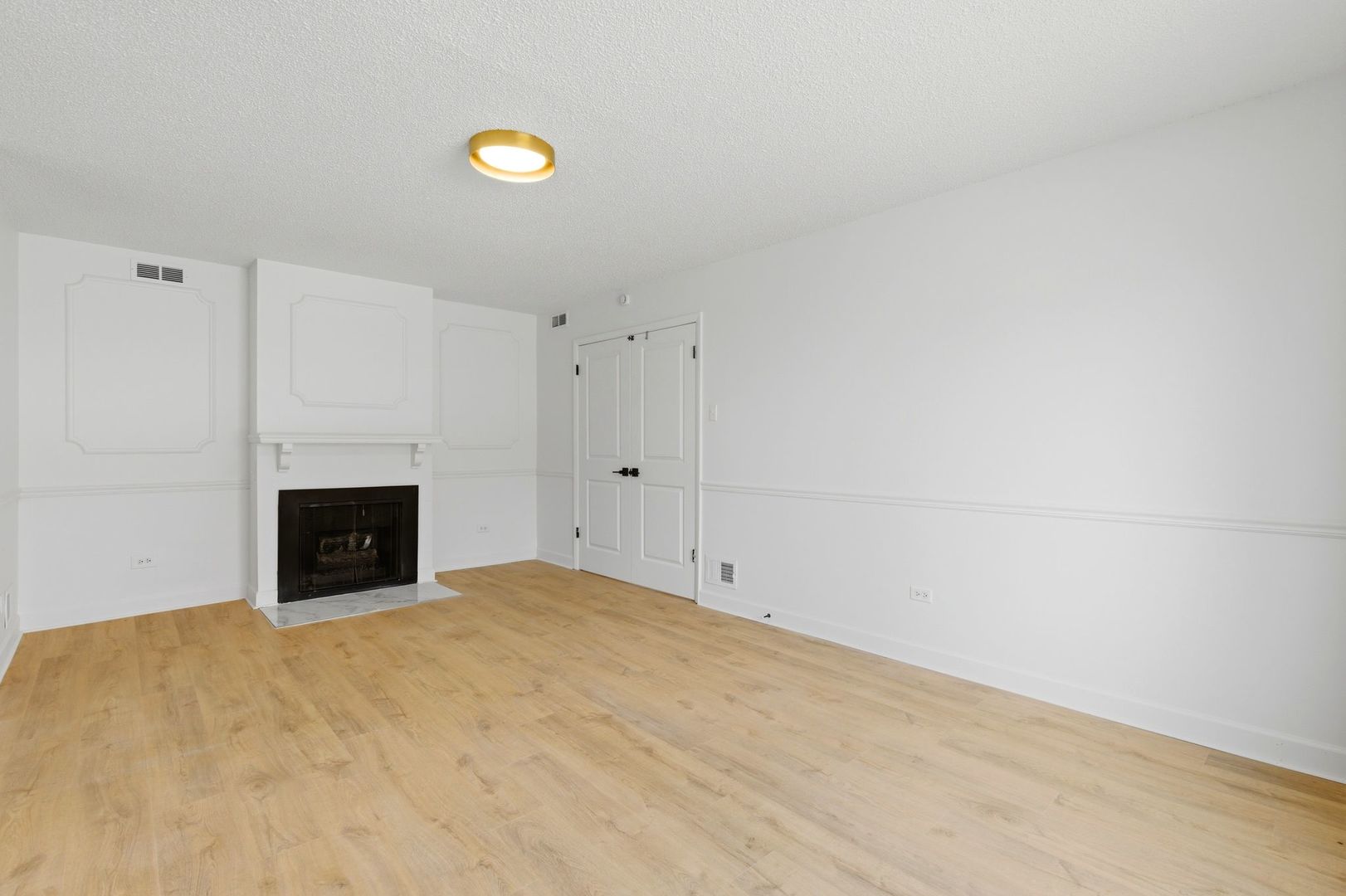 8216 Mulberry Court #8A, Palos Hills, IL 60465