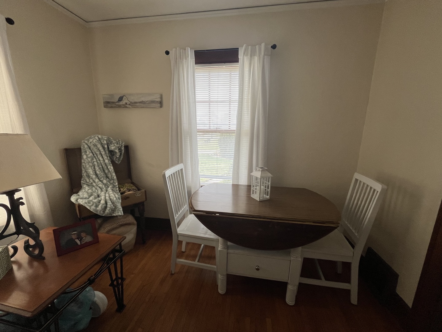 206 OAK Street #1R, Elgin, IL 60123