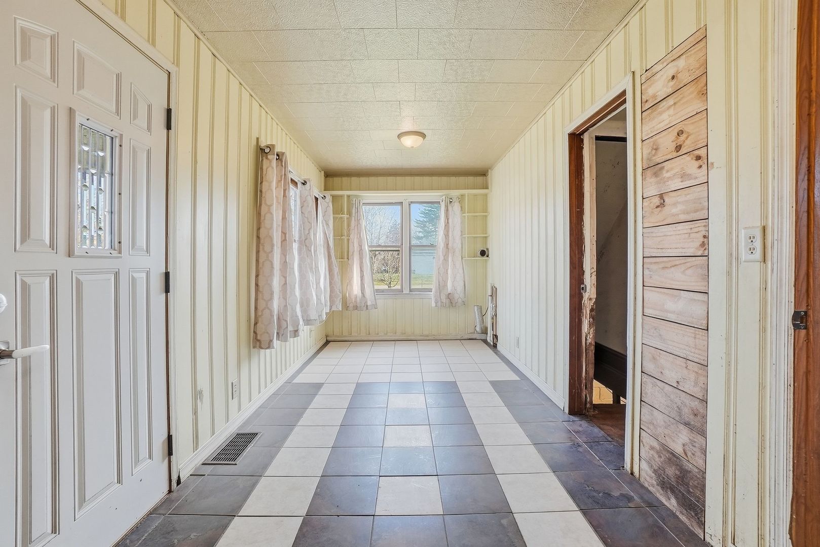 21 Argyle Avenue, Joliet, IL 60433