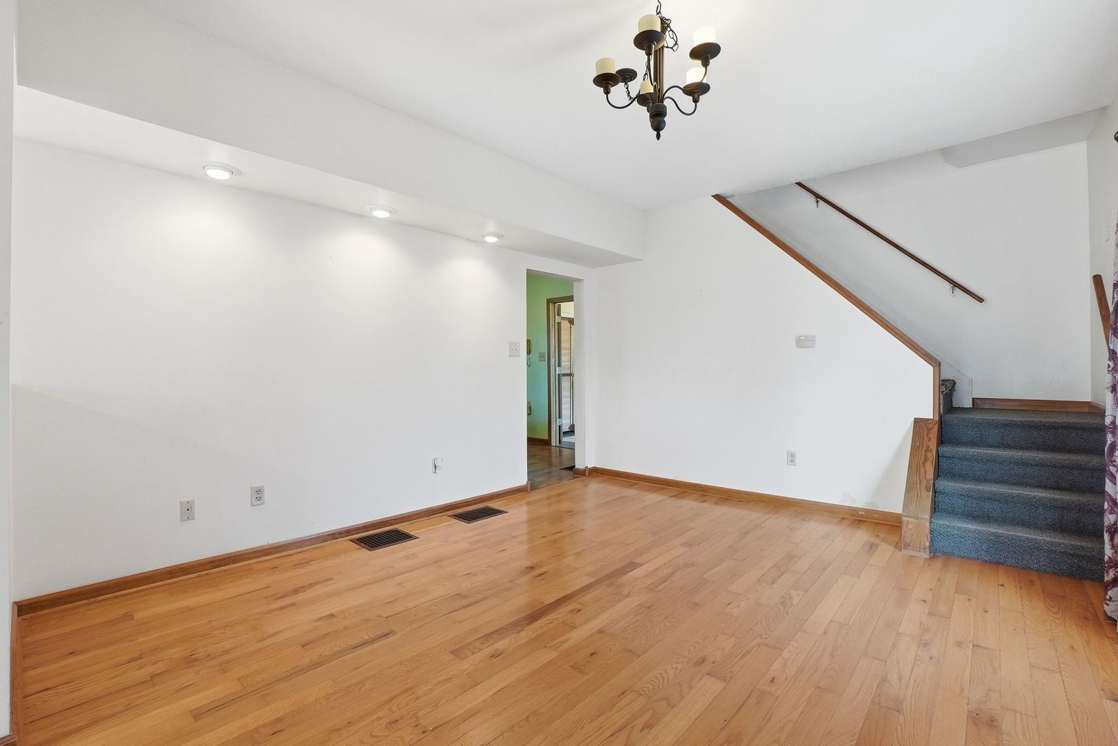 21 Argyle Avenue, Joliet, IL 60433