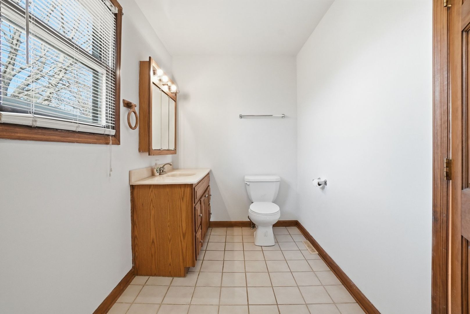 21 Argyle Avenue, Joliet, IL 60433