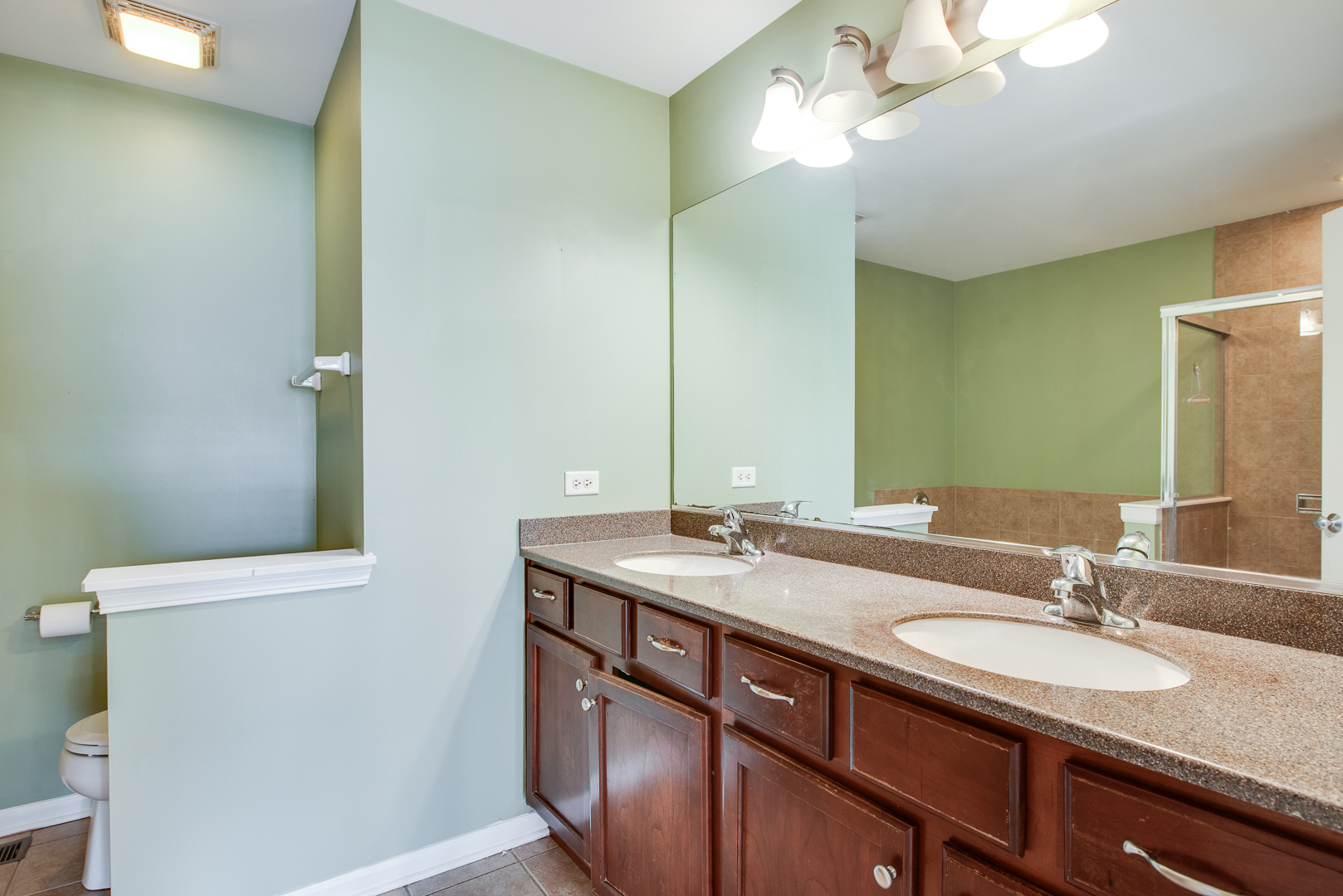 417 Plaza Place, Aurora, IL 60504