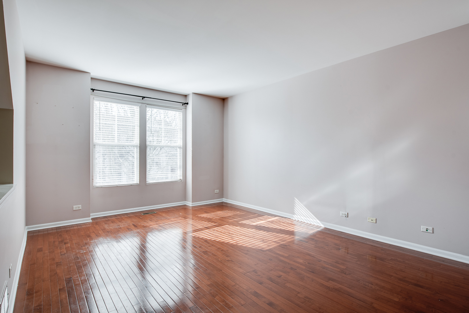 417 Plaza Place, Aurora, IL 60504