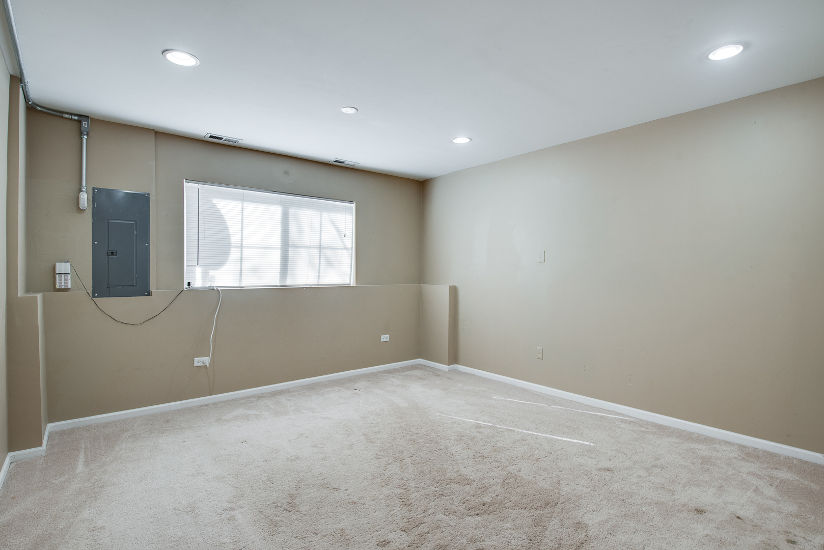 417 Plaza Place, Aurora, IL 60504