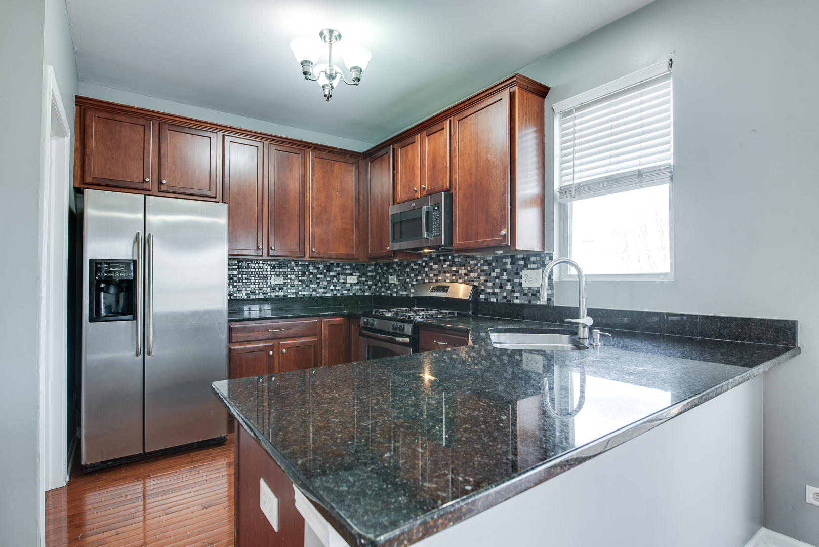 417 Plaza Place, Aurora, IL 60504