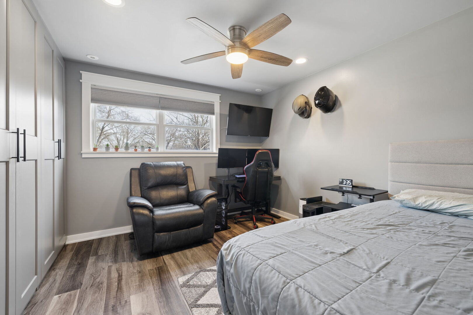 6922 Sierra Drive, Darien, IL 60561