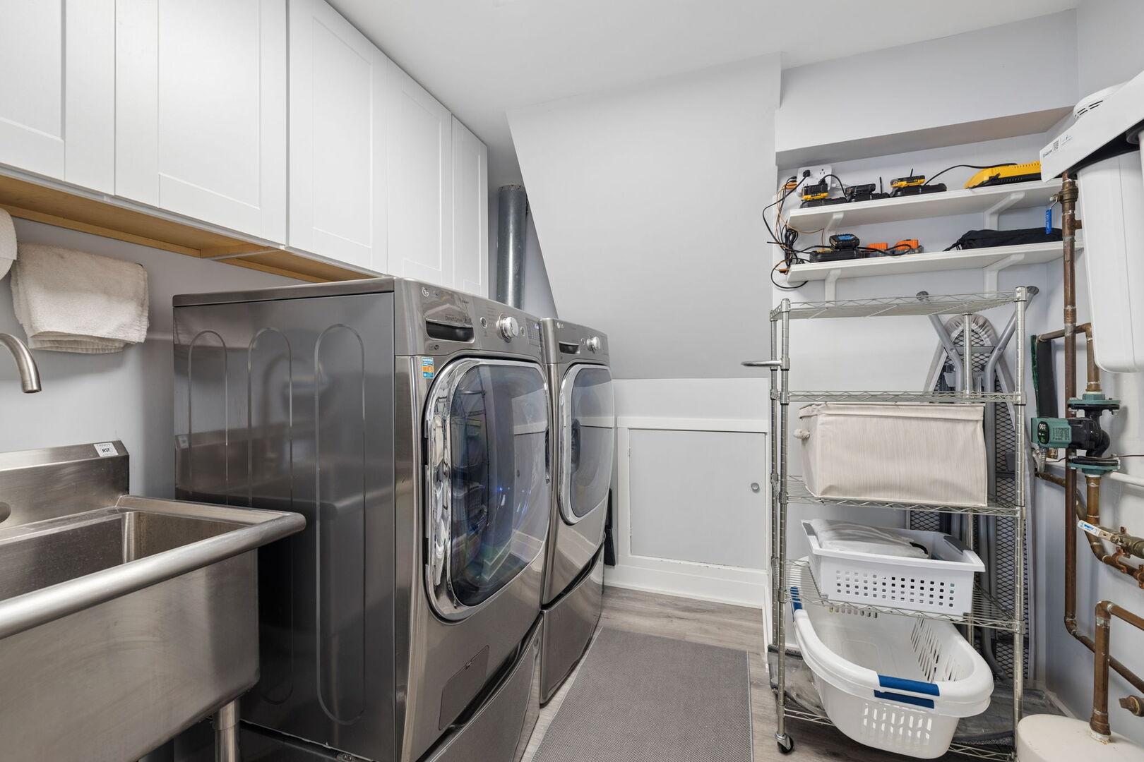 6922 Sierra Drive, Darien, IL 60561