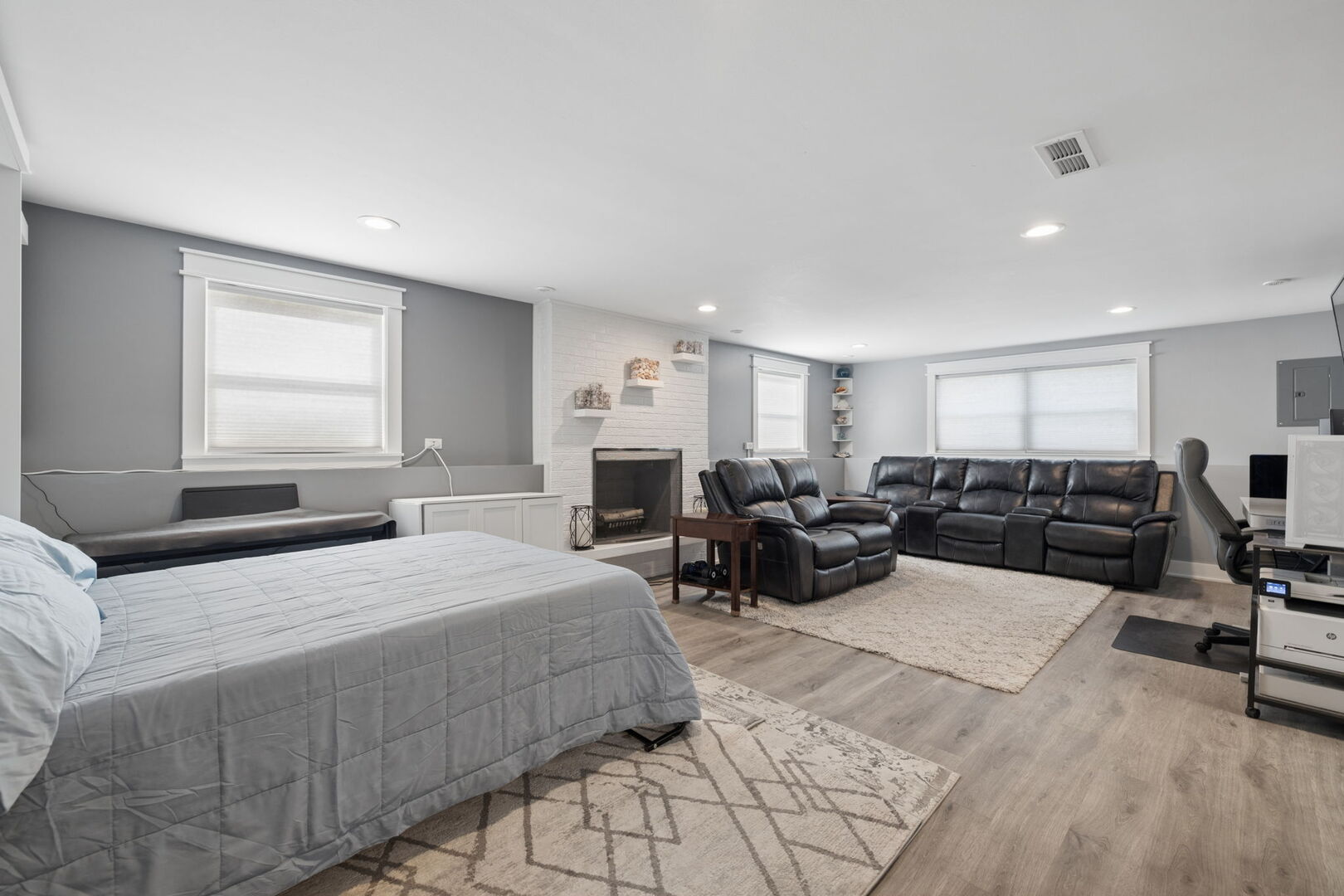 6922 Sierra Drive, Darien, IL 60561