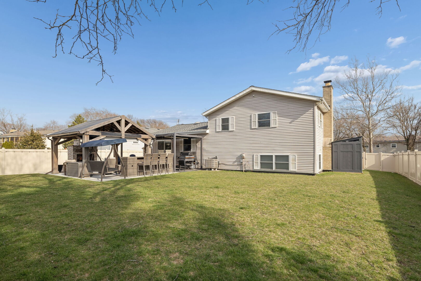 6922 Sierra Drive, Darien, IL 60561