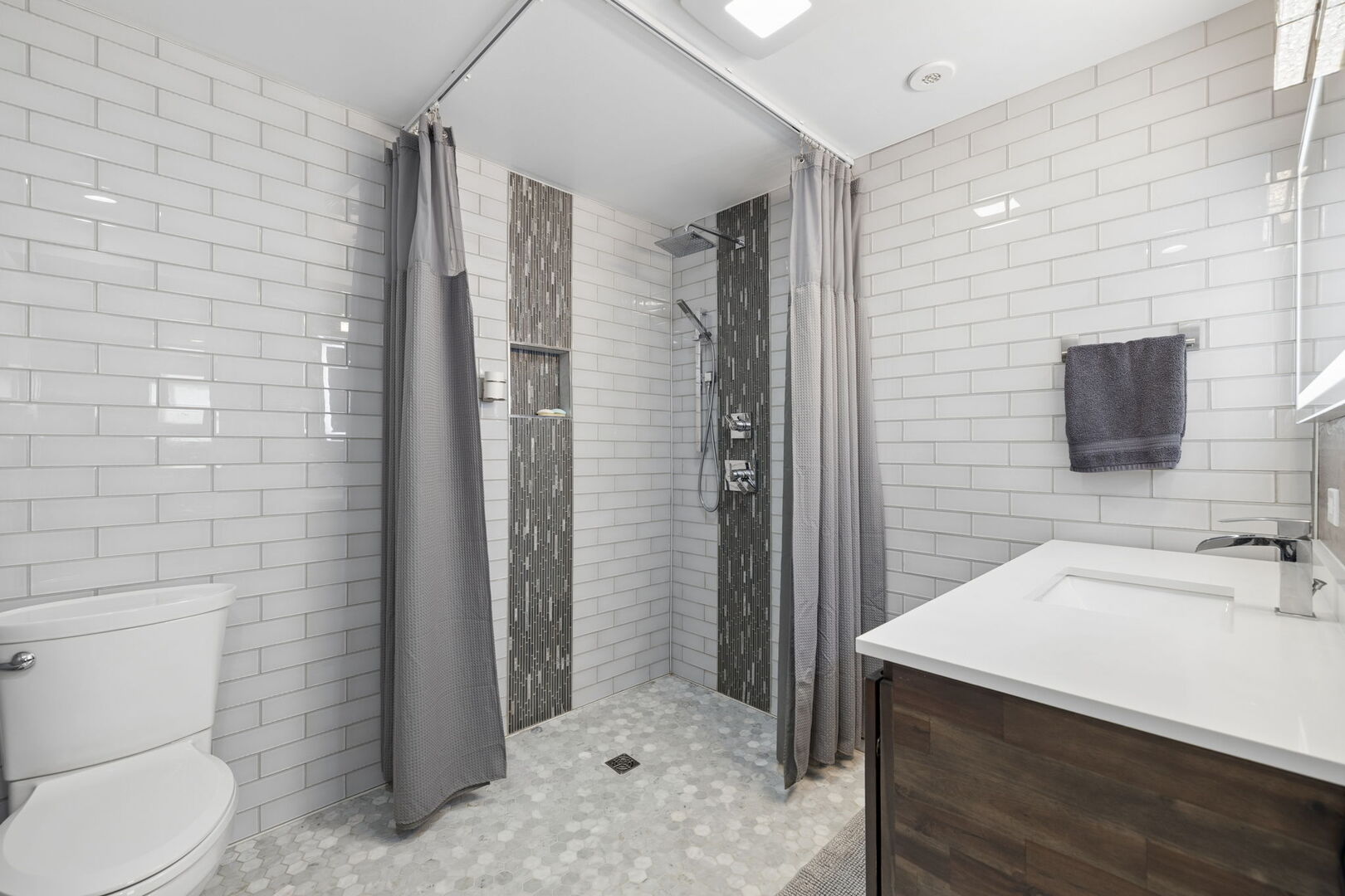 6922 Sierra Drive, Darien, IL 60561