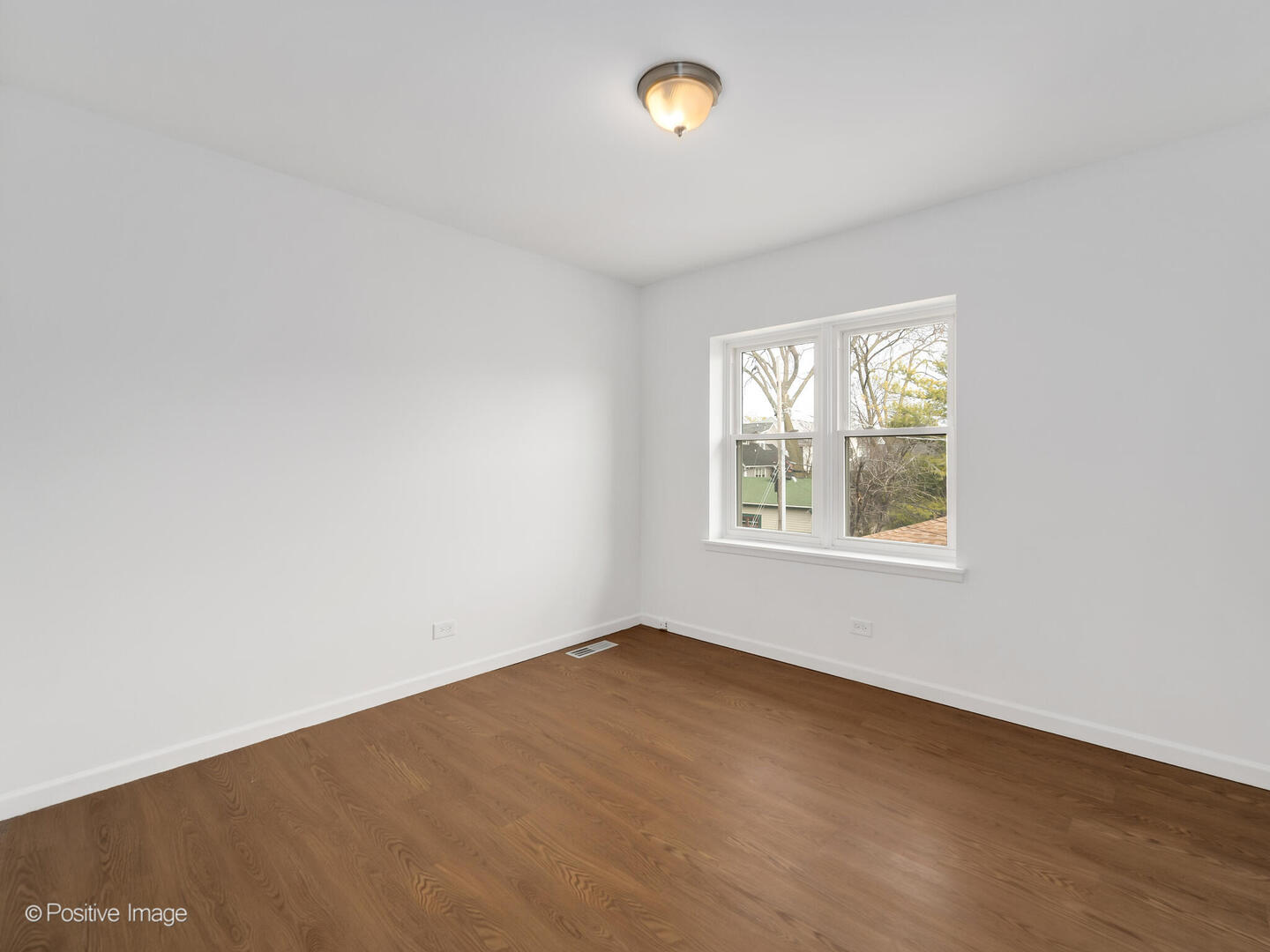 285 E 1st Street, Elmhurst, IL 60126