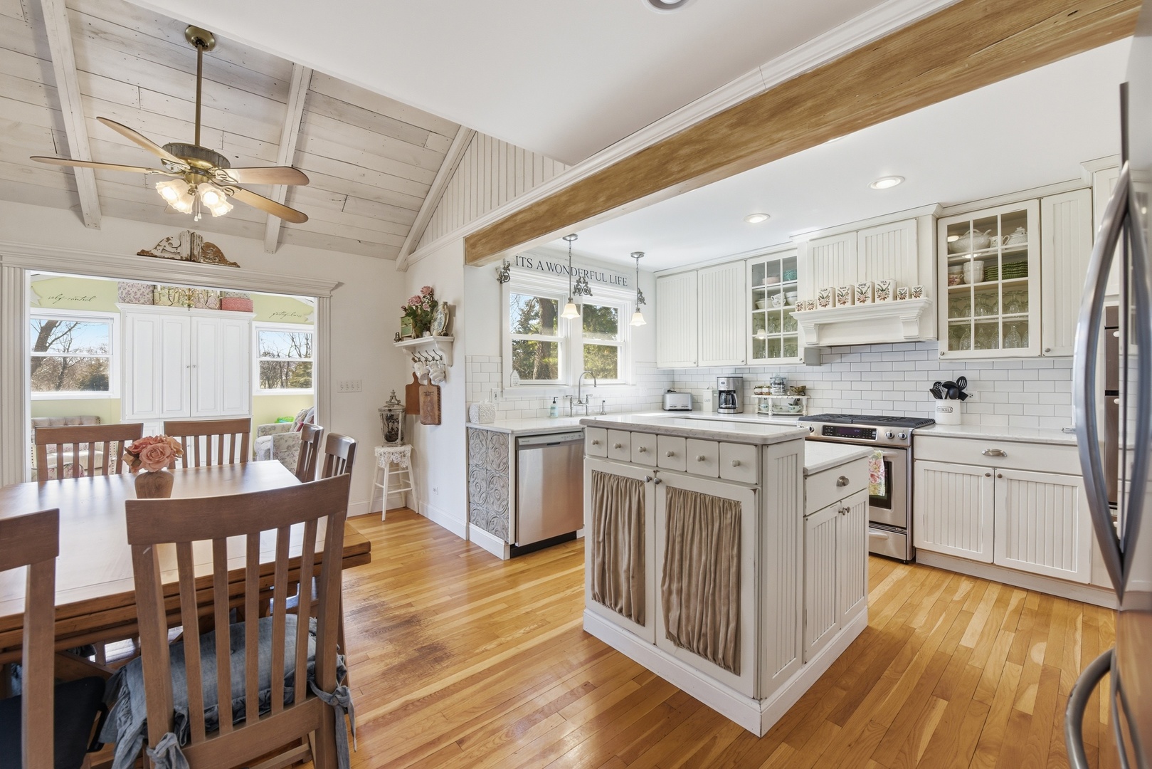 2909 Salem Boulevard, Zion, IL 60099