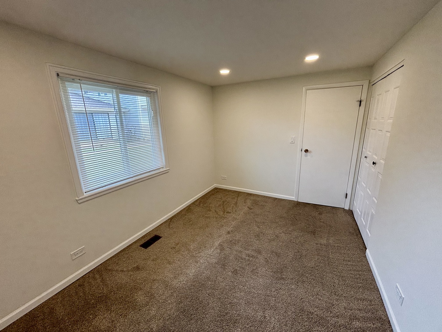 236 Whidah Court #236, Schaumburg, IL 60194