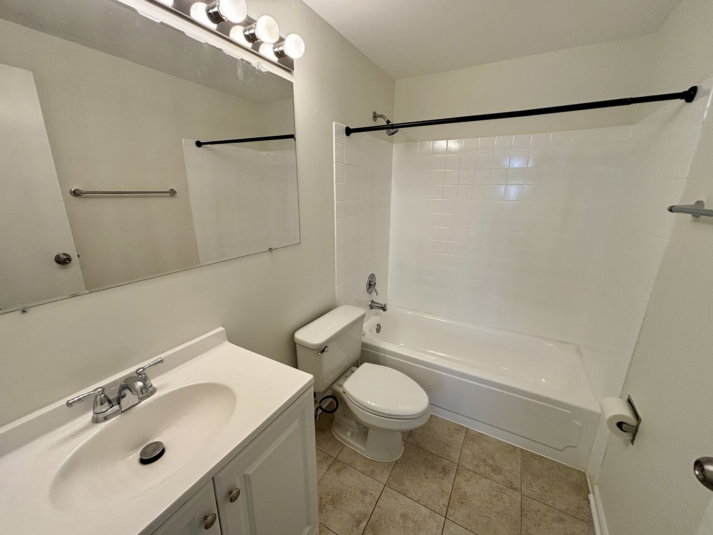 236 Whidah Court #236, Schaumburg, IL 60194