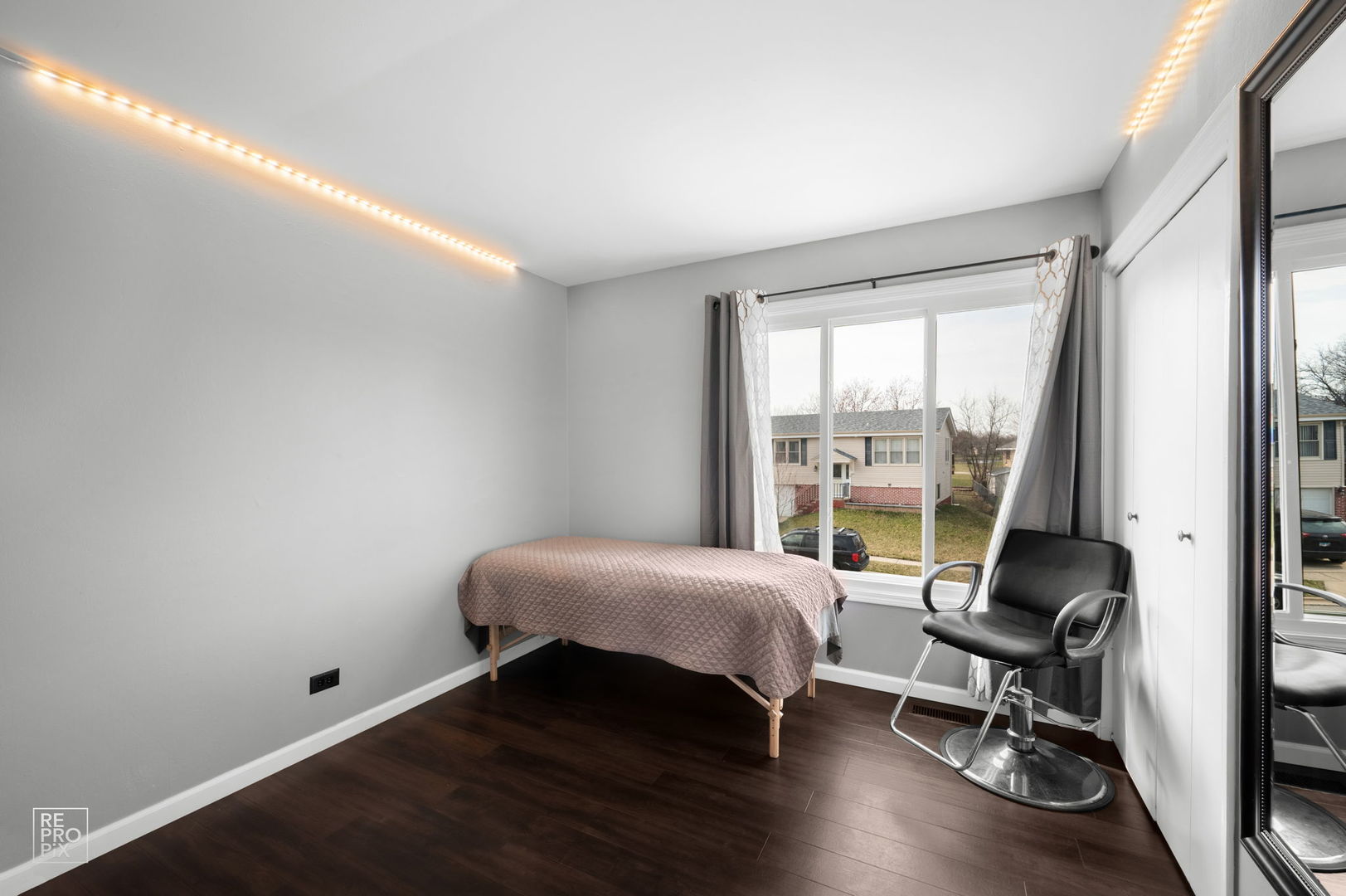 185 Harding Drive, Glendale Heights, IL 60139