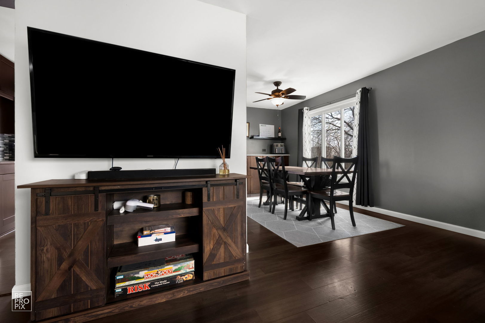 185 Harding Drive, Glendale Heights, IL 60139