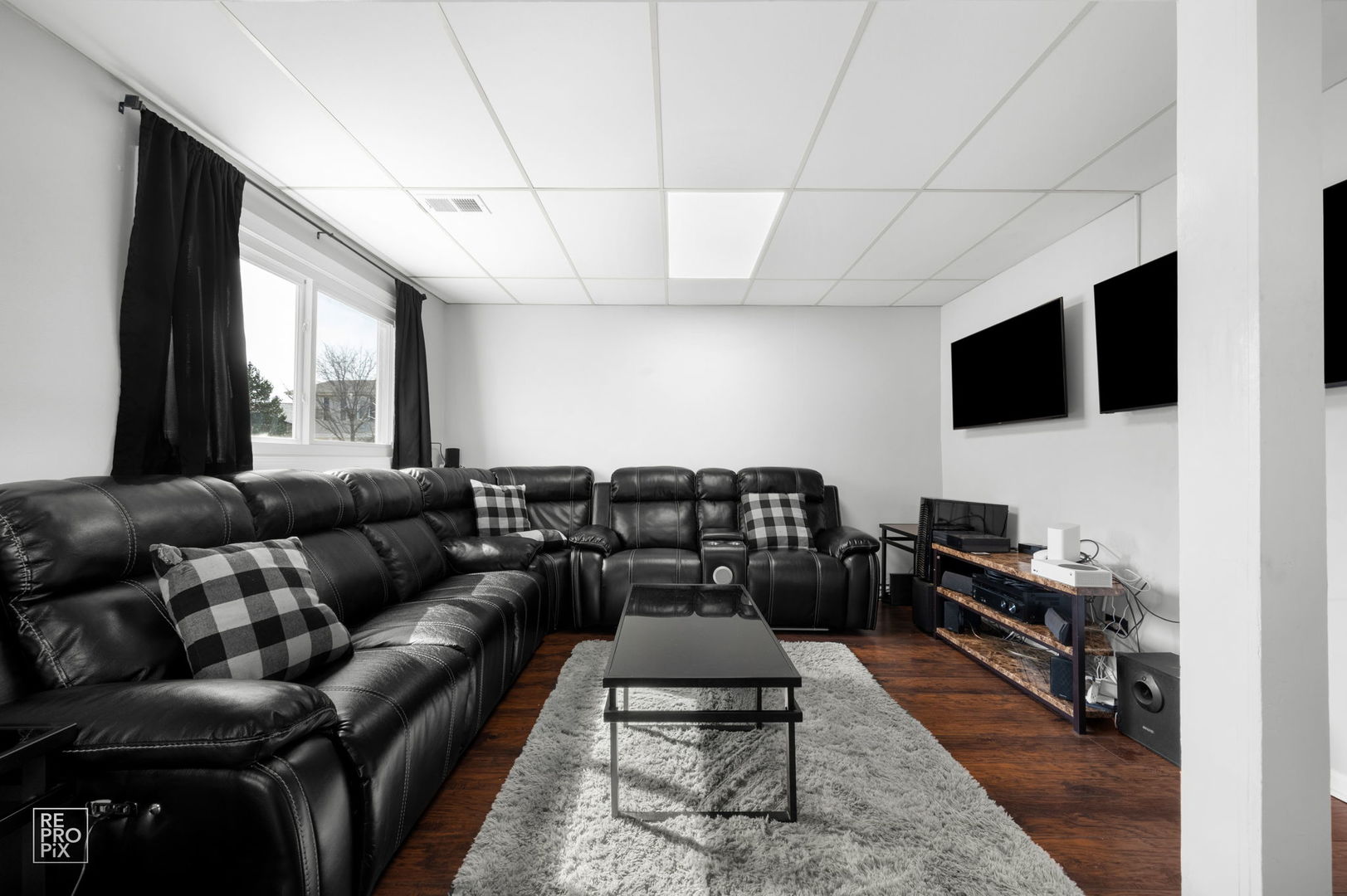 185 Harding Drive, Glendale Heights, IL 60139