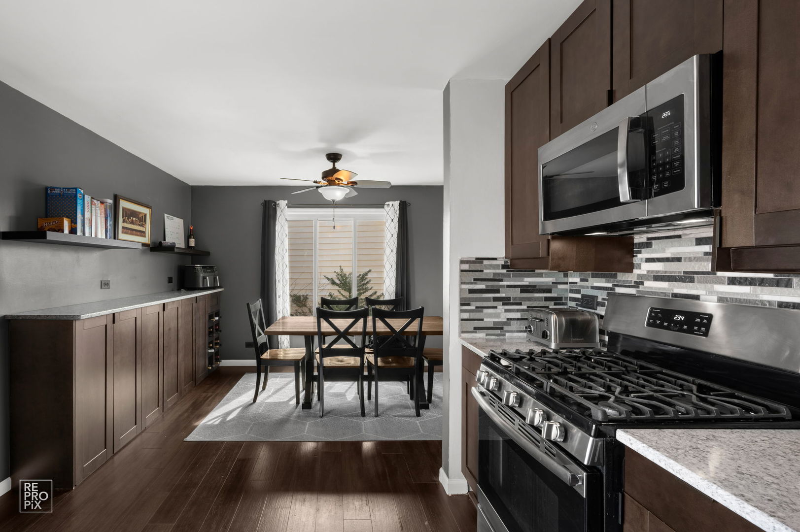 185 Harding Drive, Glendale Heights, IL 60139