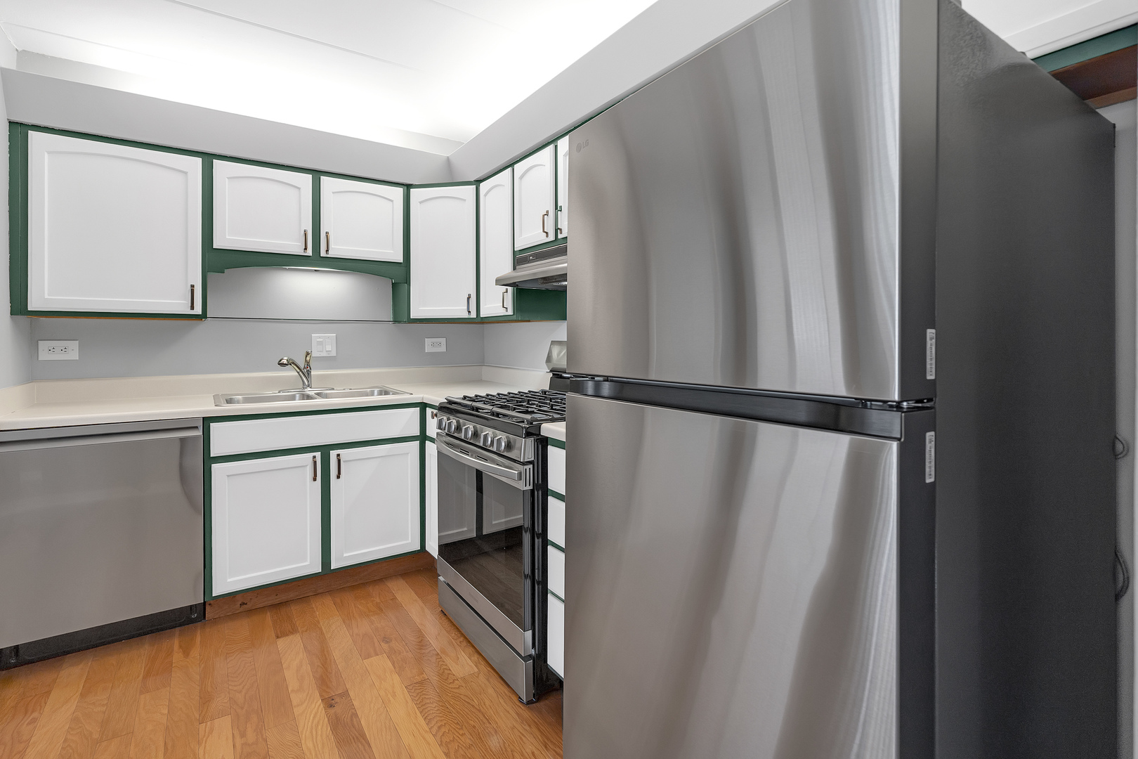 659 S Des Plaines River Road #2A, Des Plaines, IL 60016