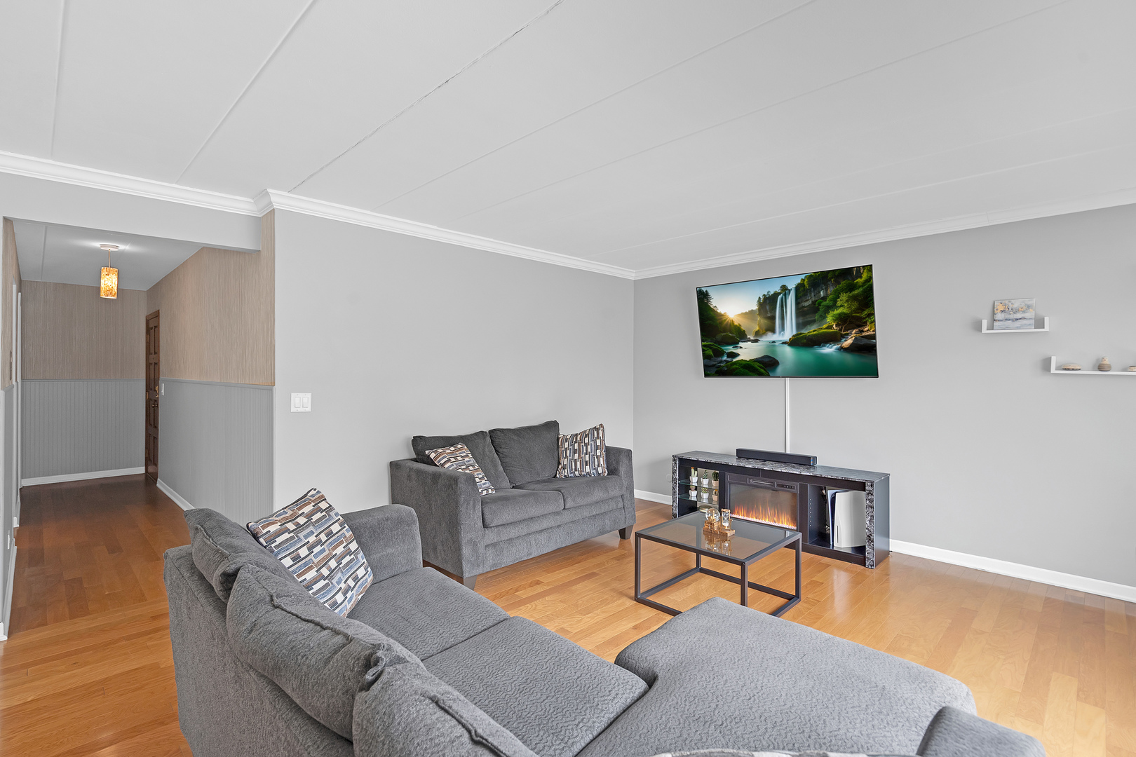 659 S Des Plaines River Road #2A, Des Plaines, IL 60016