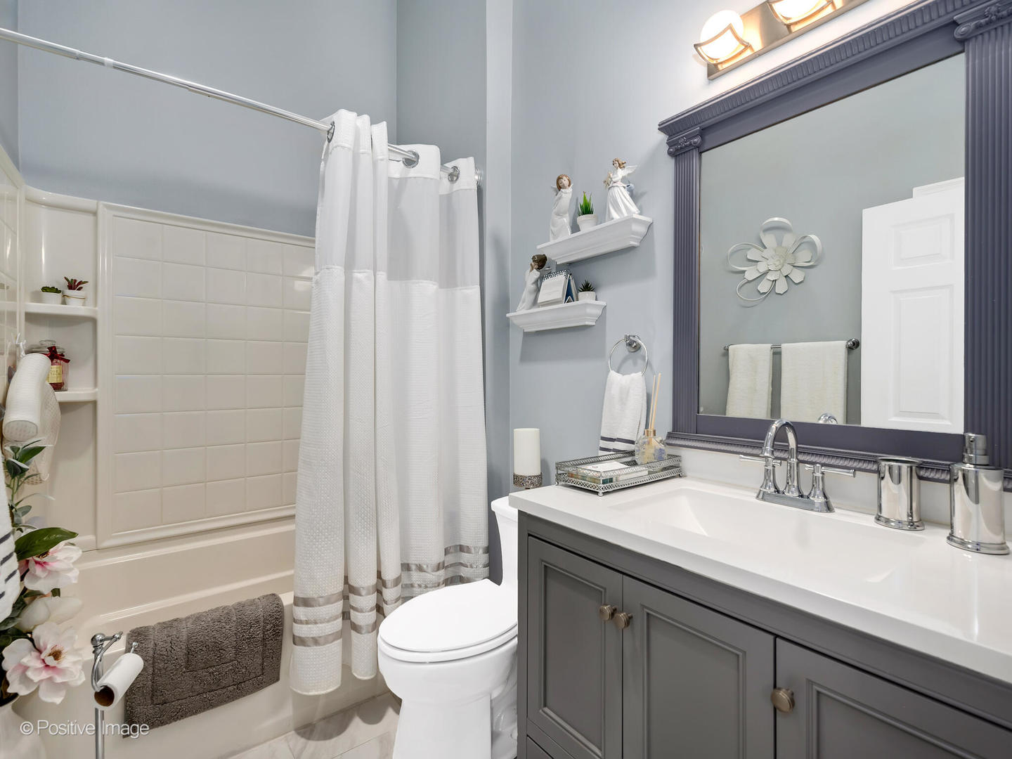 1660 Briarheath Drive, Aurora, IL 60505