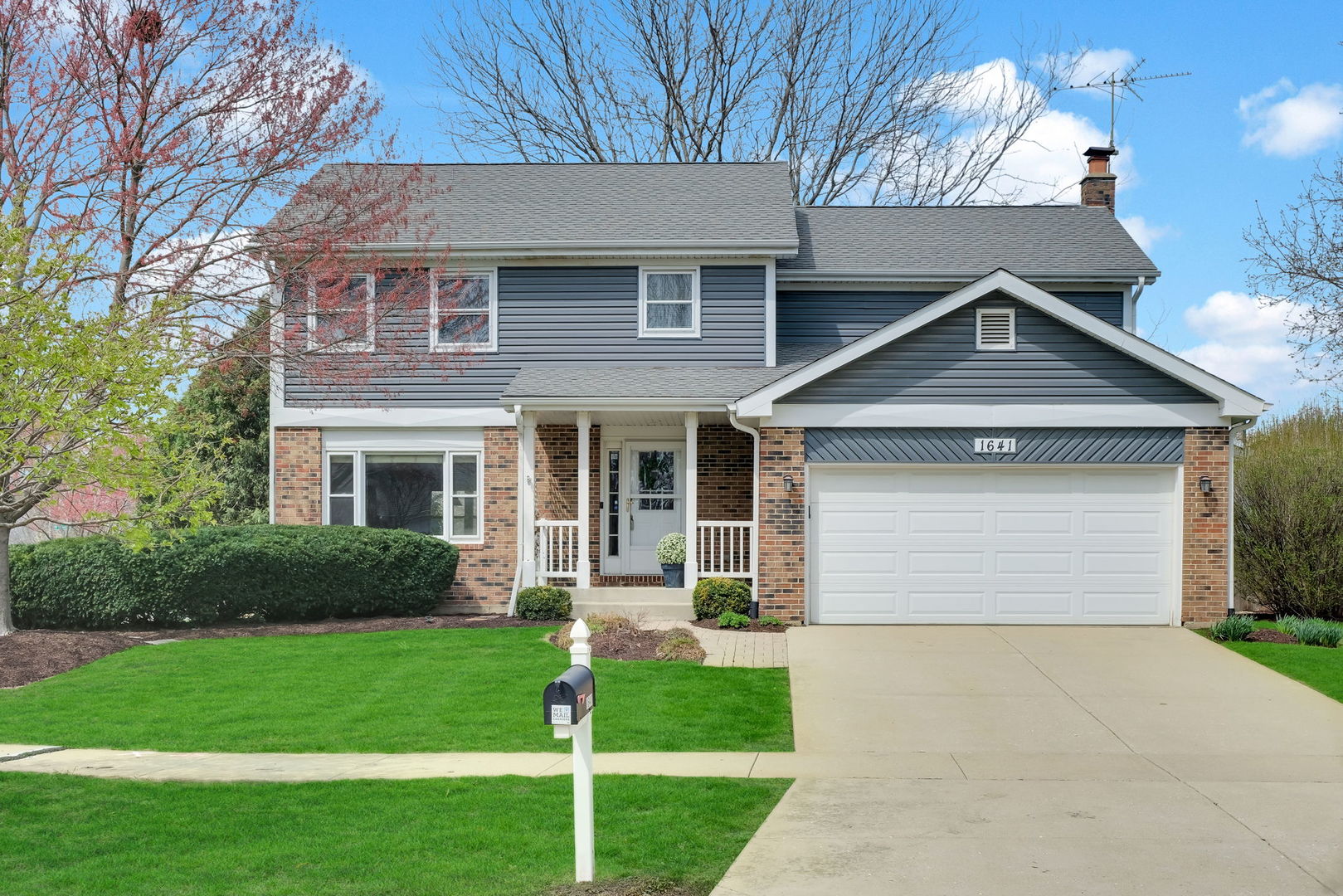 1641 Lois Ann Lane, Naperville, IL 60563