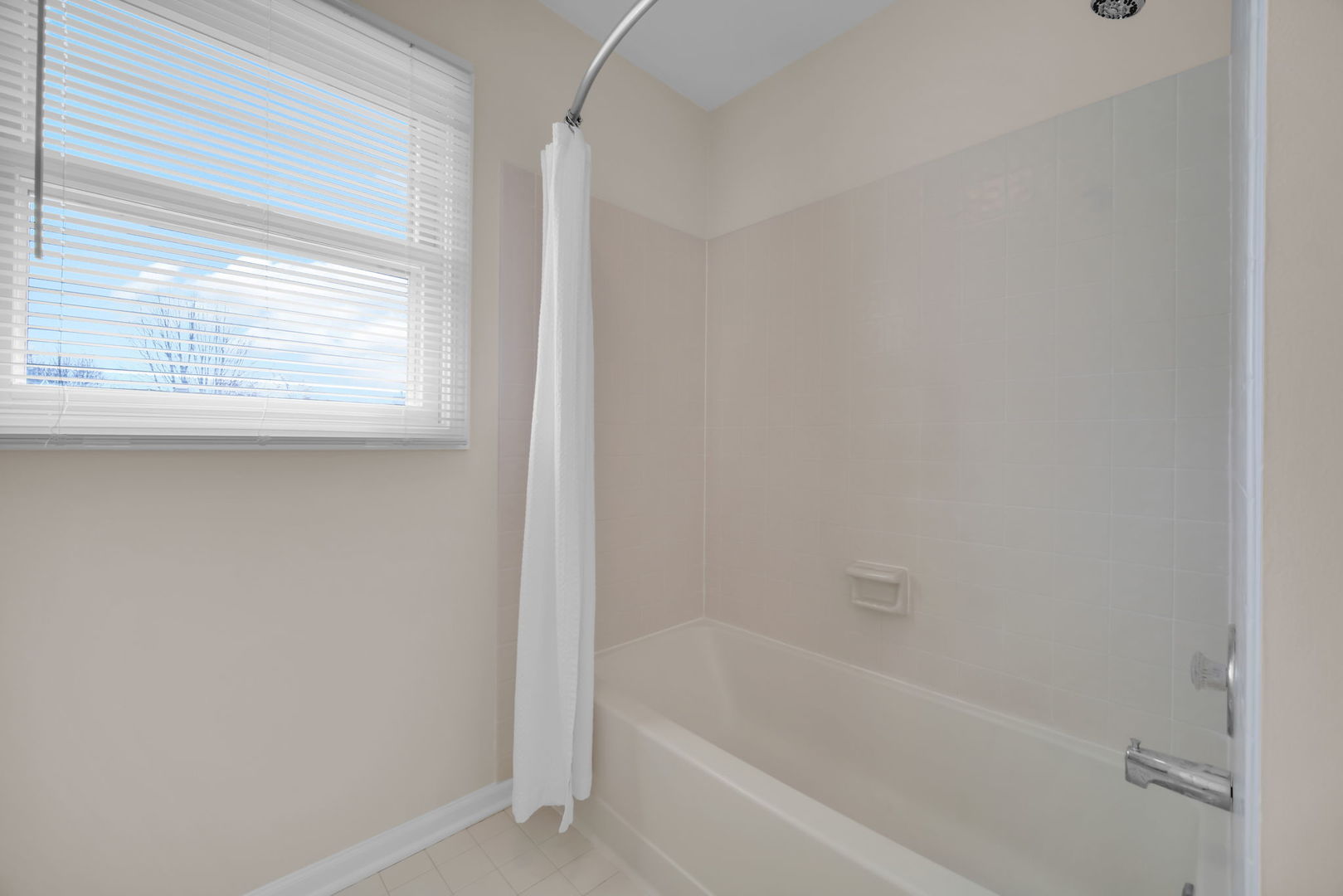 1641 Lois Ann Lane, Naperville, IL 60563