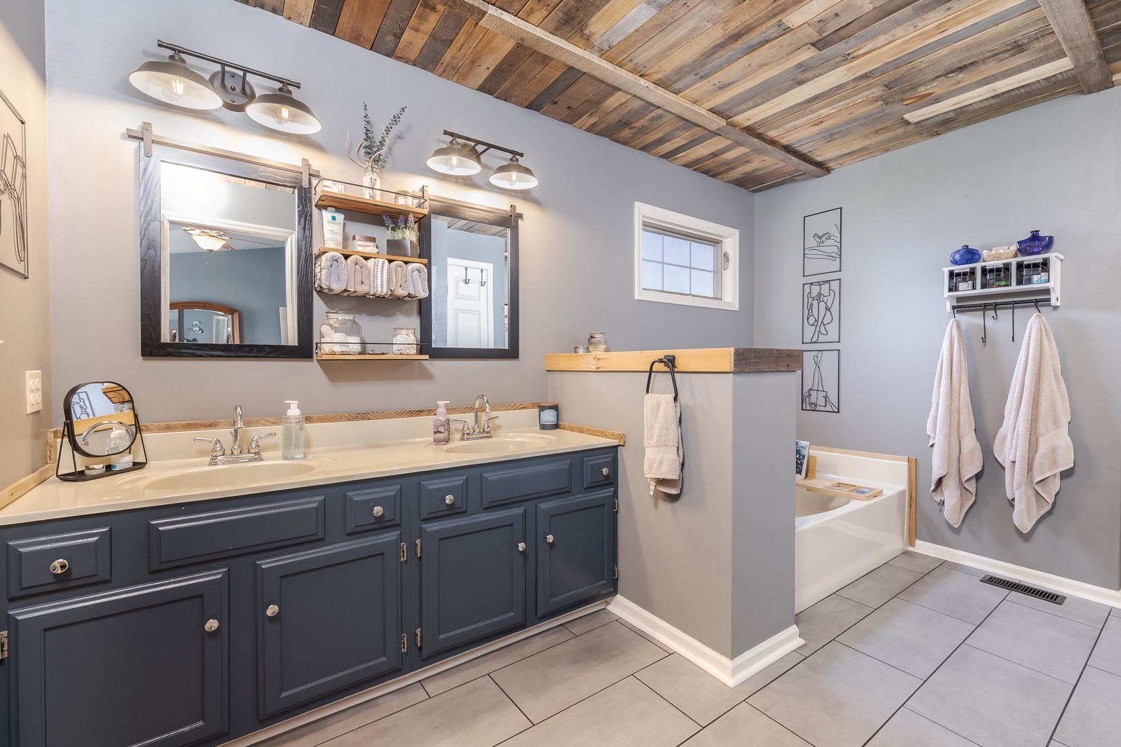 1418 Mill Creek Road, Bloomington, IL 61704