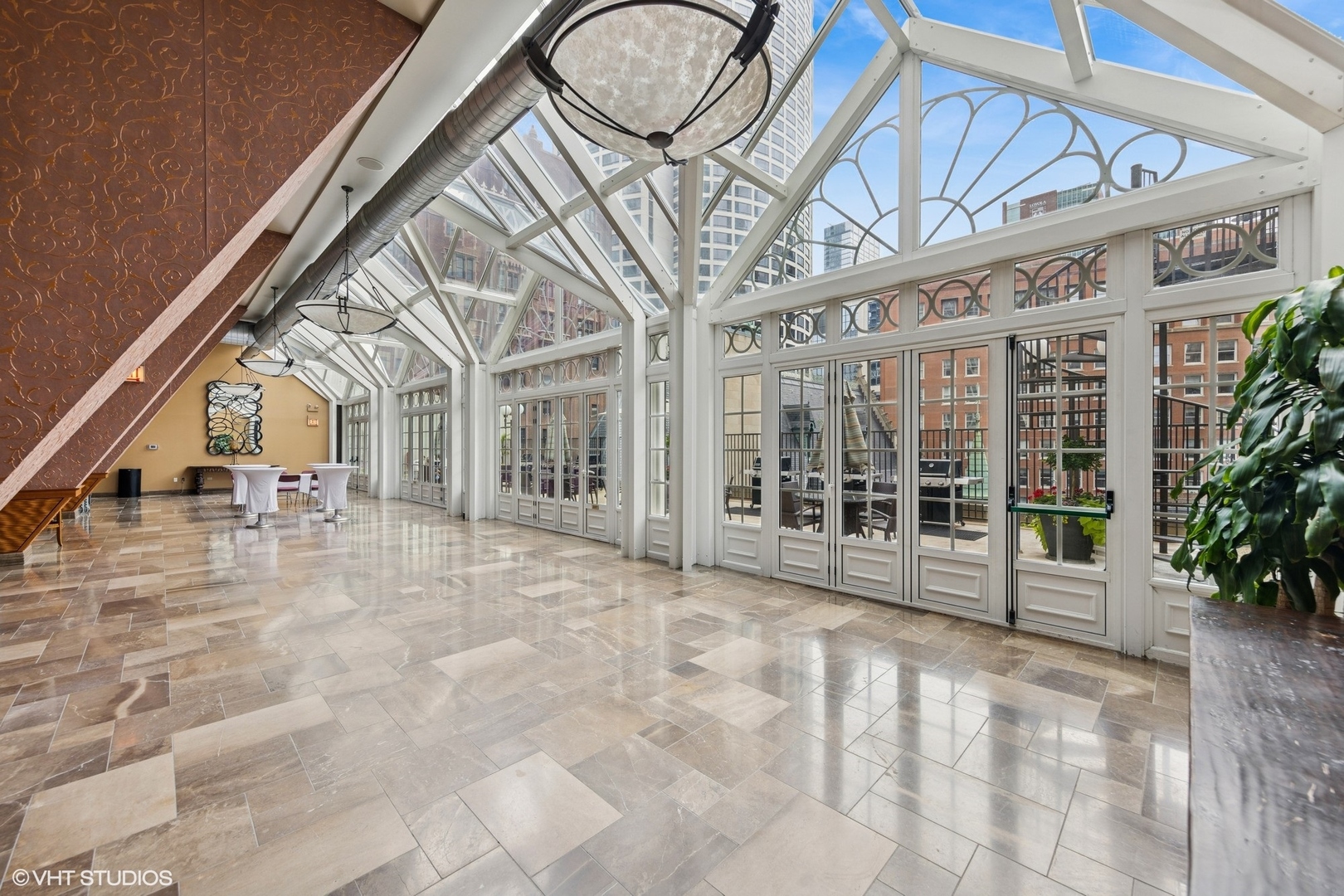 111 E Chestnut Street #21B, Chicago, IL 60611