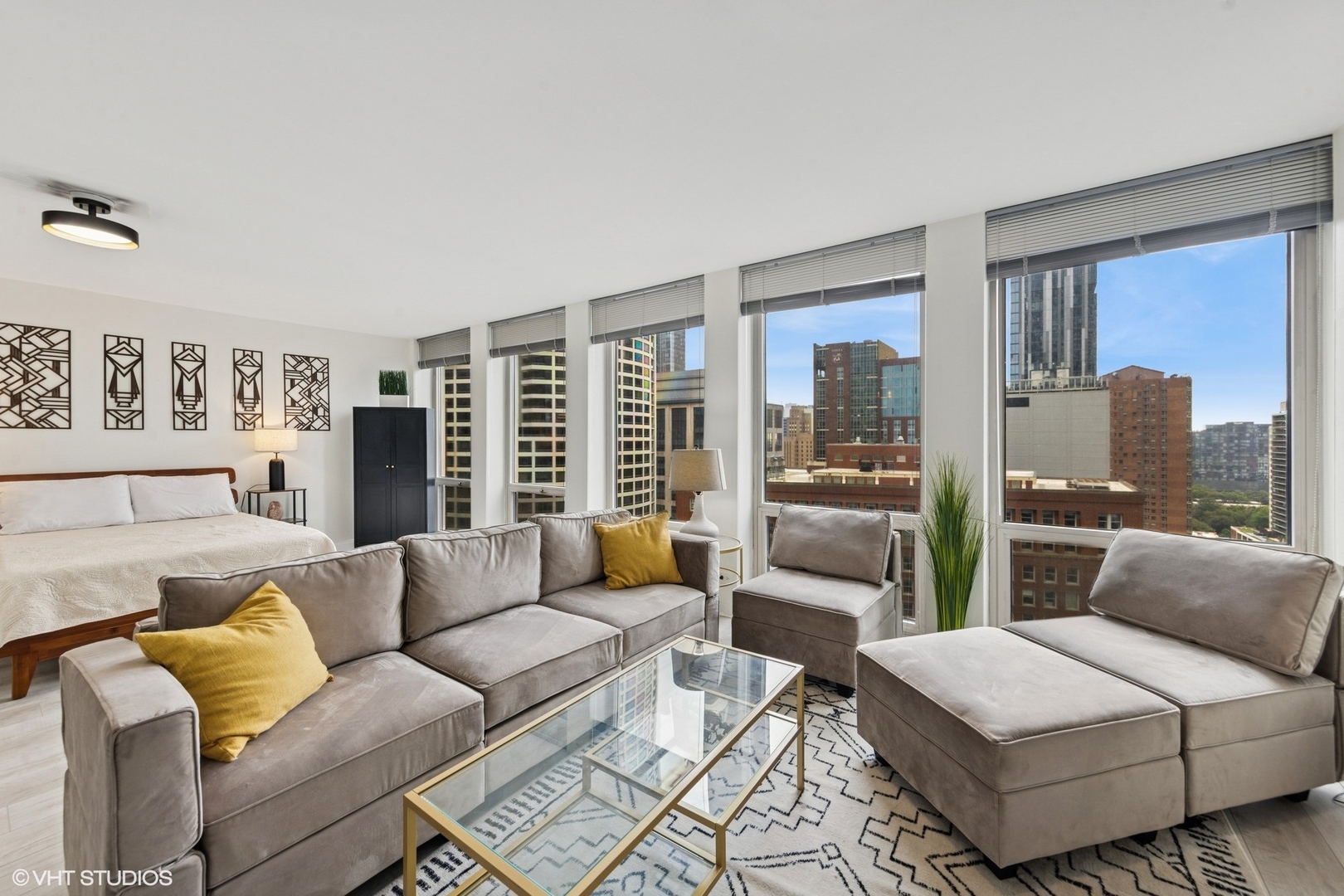 111 E Chestnut Street #21B, Chicago, IL 60611