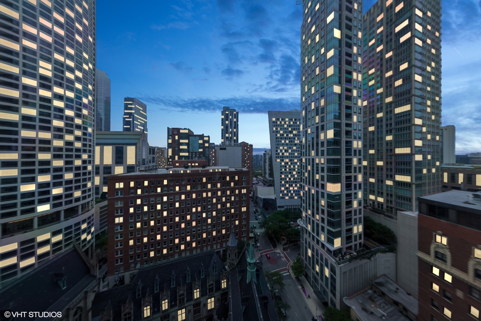 111 E Chestnut Street #21B, Chicago, IL 60611