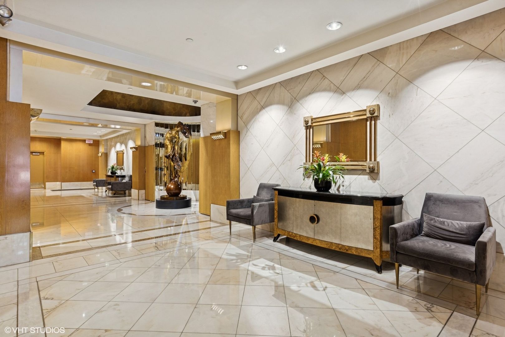 111 E Chestnut Street #21B, Chicago, IL 60611