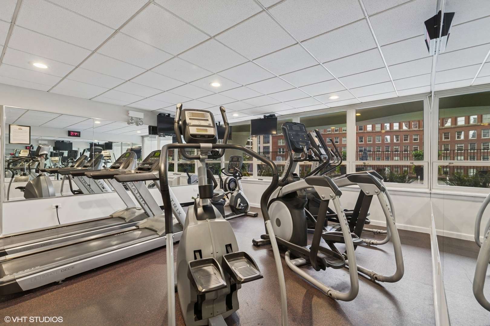 111 E Chestnut Street #21B, Chicago, IL 60611