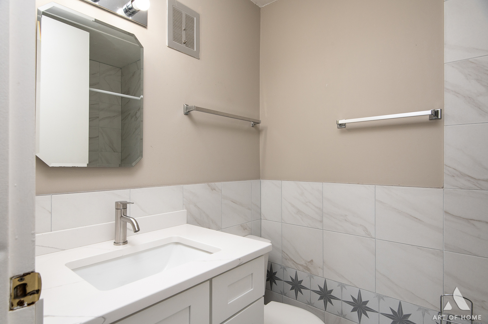 18 E Old Willow Road #205N, Prospect Heights, IL 60070