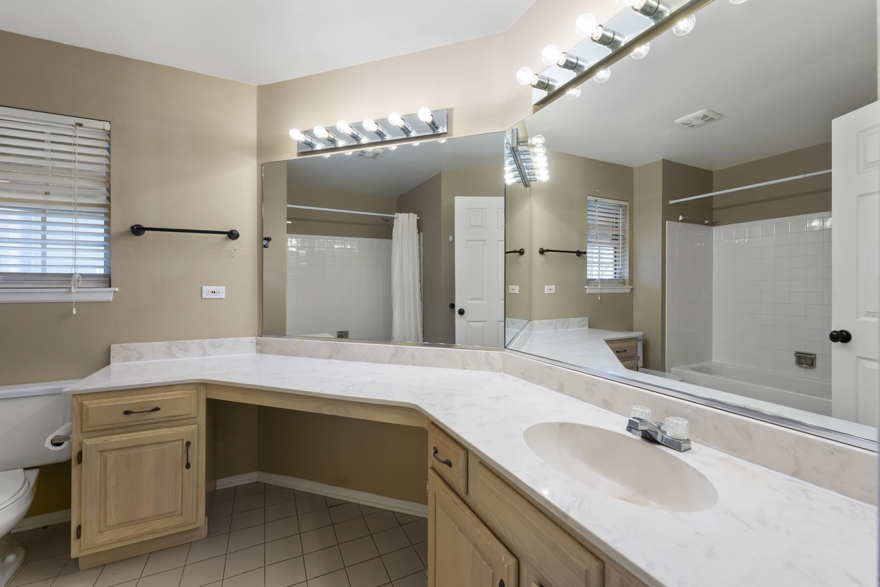 1797 Copperfield Lane, Crystal Lake, IL 60014