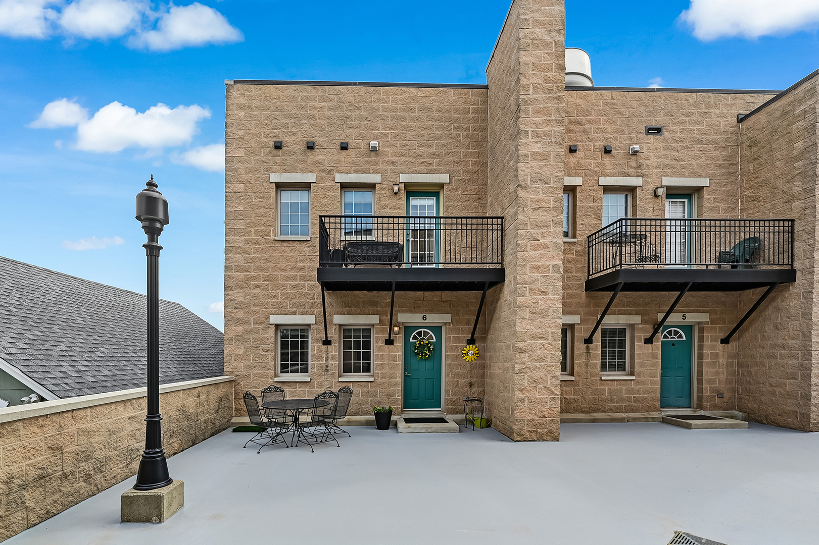 210 N Cass Avenue #6, Westmont, IL 60559