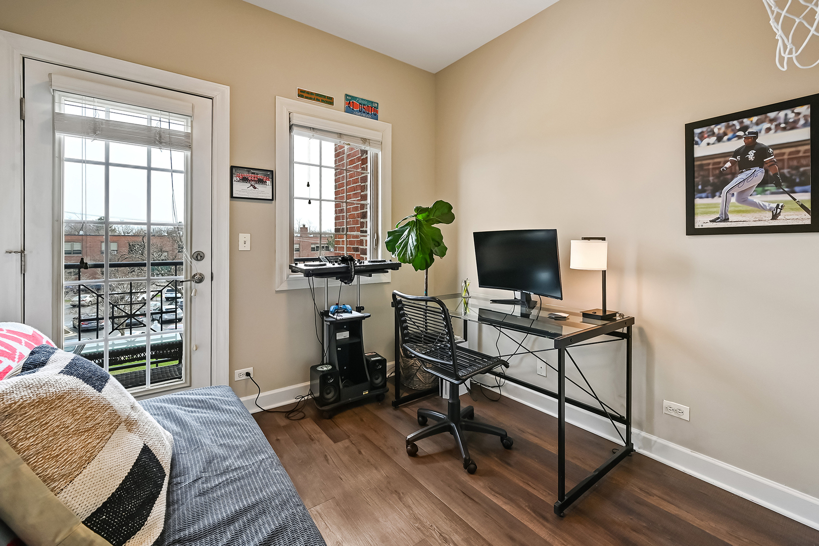 210 N Cass Avenue #6, Westmont, IL 60559