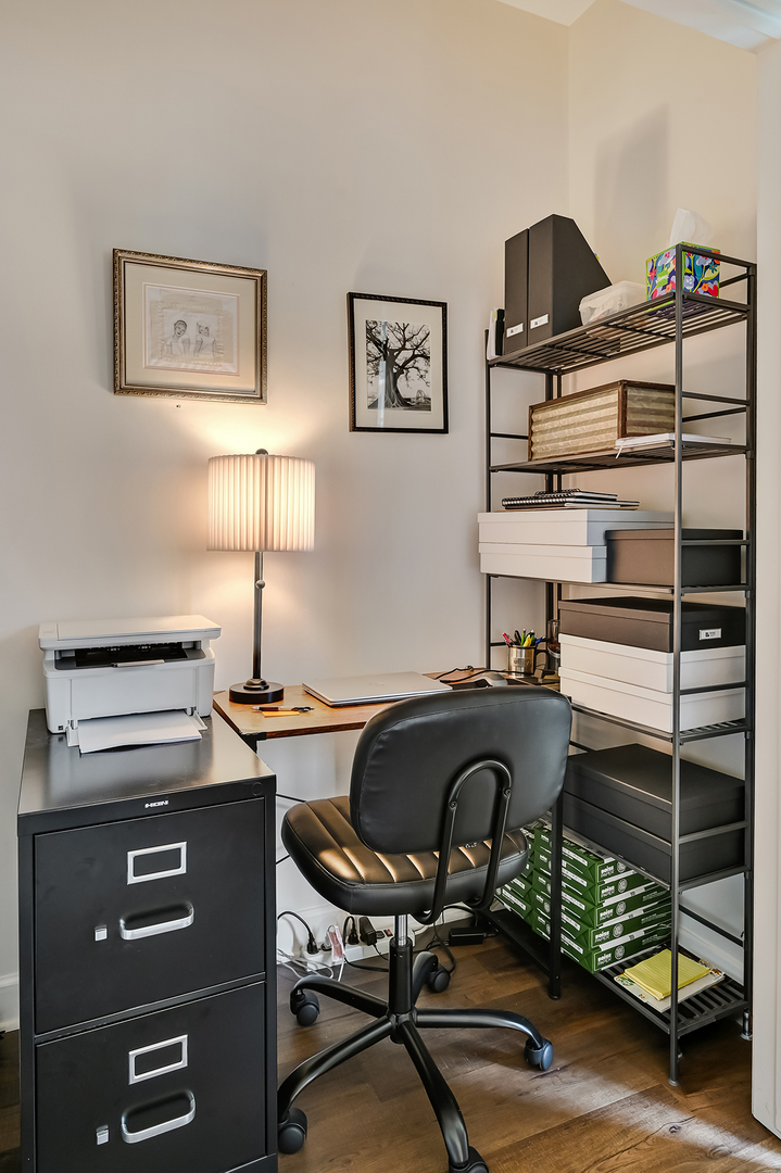 210 N Cass Avenue #6, Westmont, IL 60559