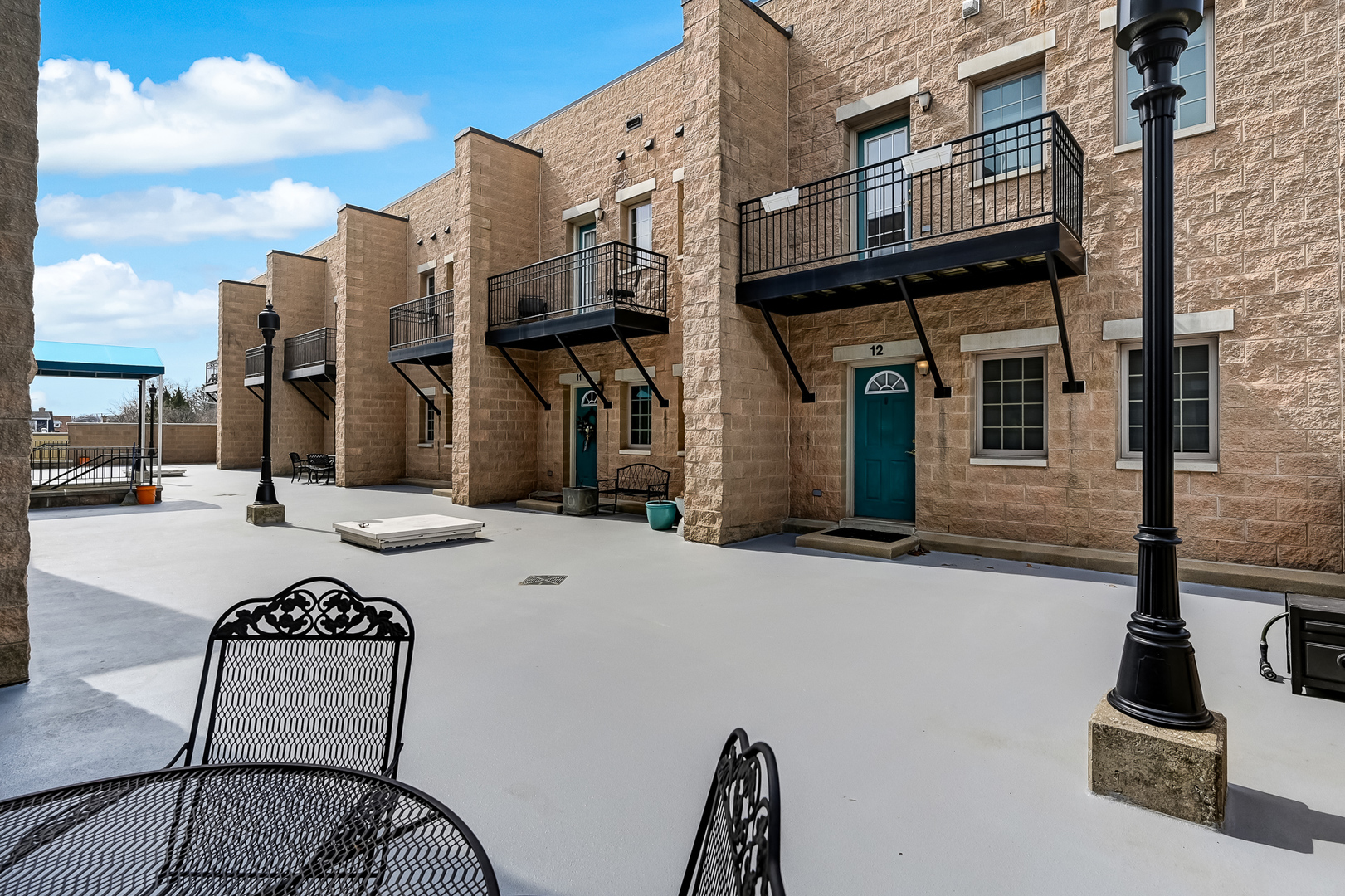 210 N Cass Avenue #6, Westmont, IL 60559