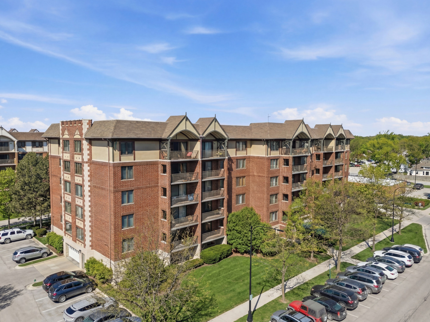 10 S Wille Street #603, Mount Prospect, IL 60056