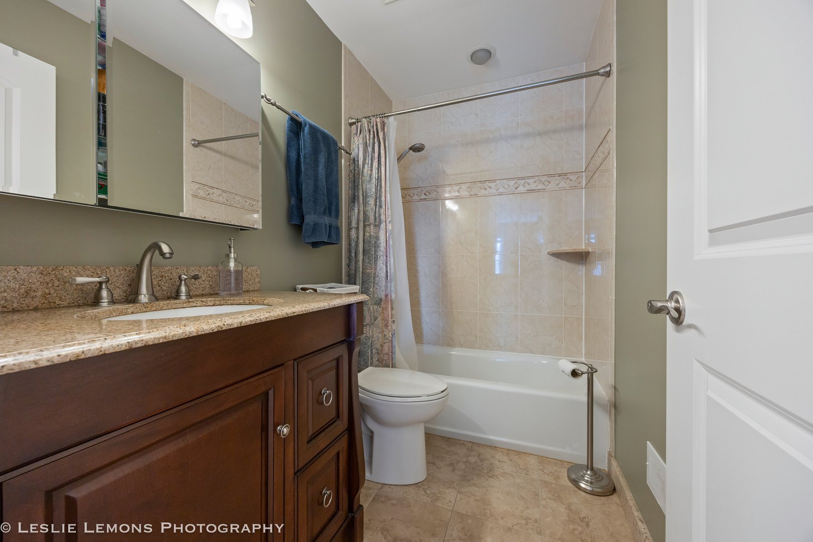 3432 Drover Lane, Darien, IL 60561