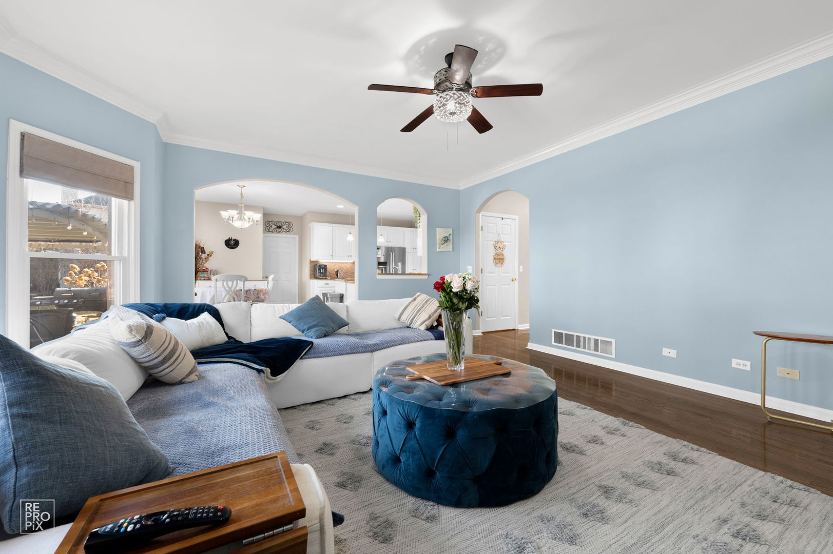 2220 Brookwood Drive, South Elgin, IL 60177