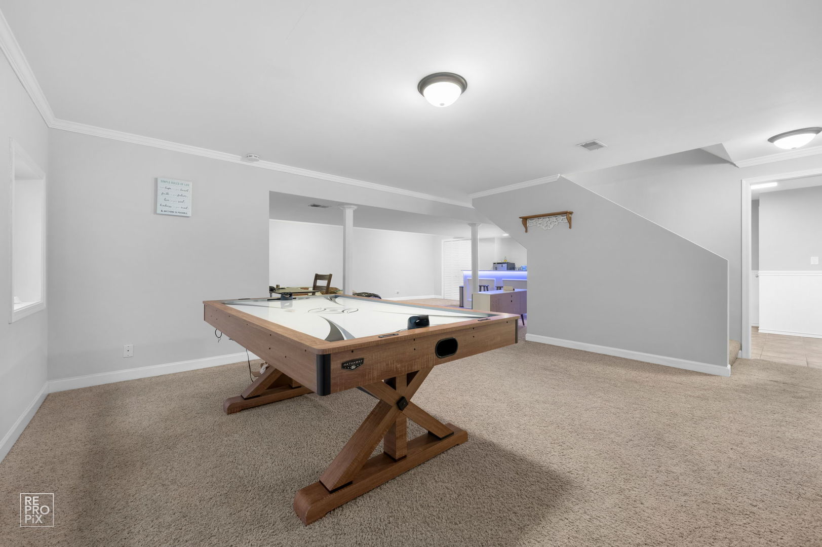 2220 Brookwood Drive, South Elgin, IL 60177