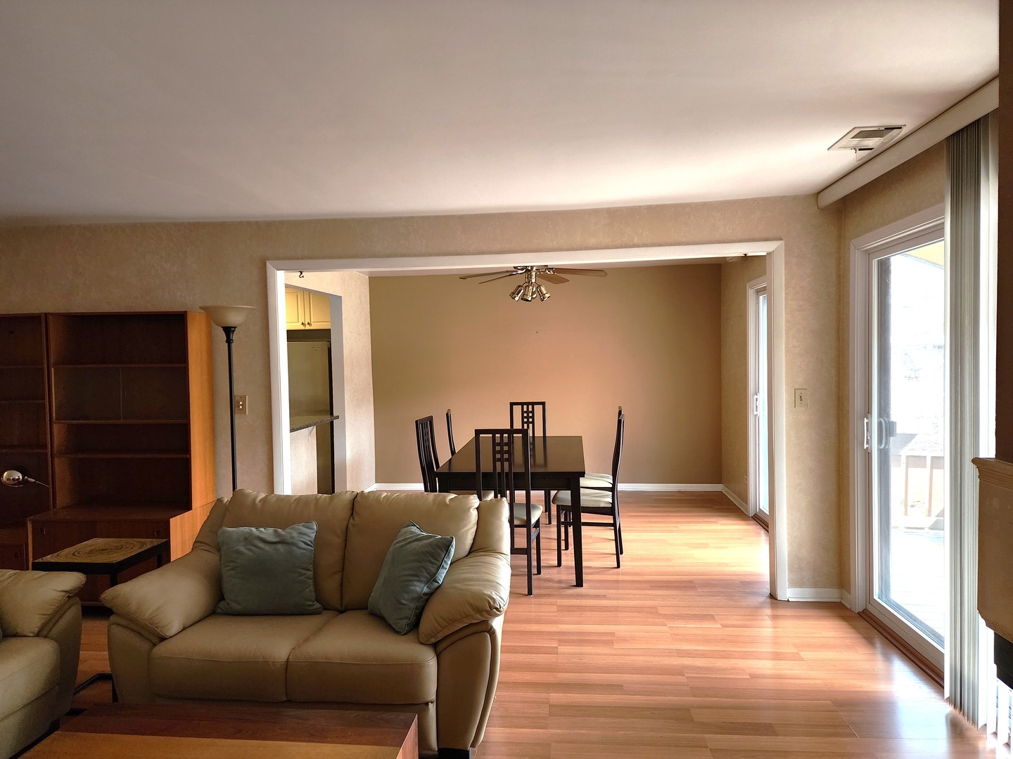 1S055 Spring Road #2D, Oakbrook Terrace, IL 60181