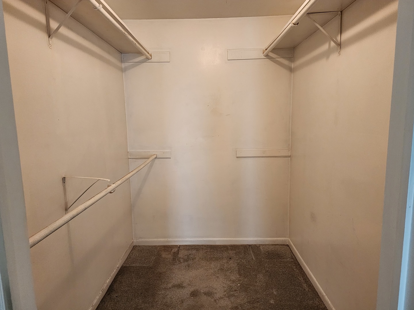 1S055 Spring Road #2D, Oakbrook Terrace, IL 60181