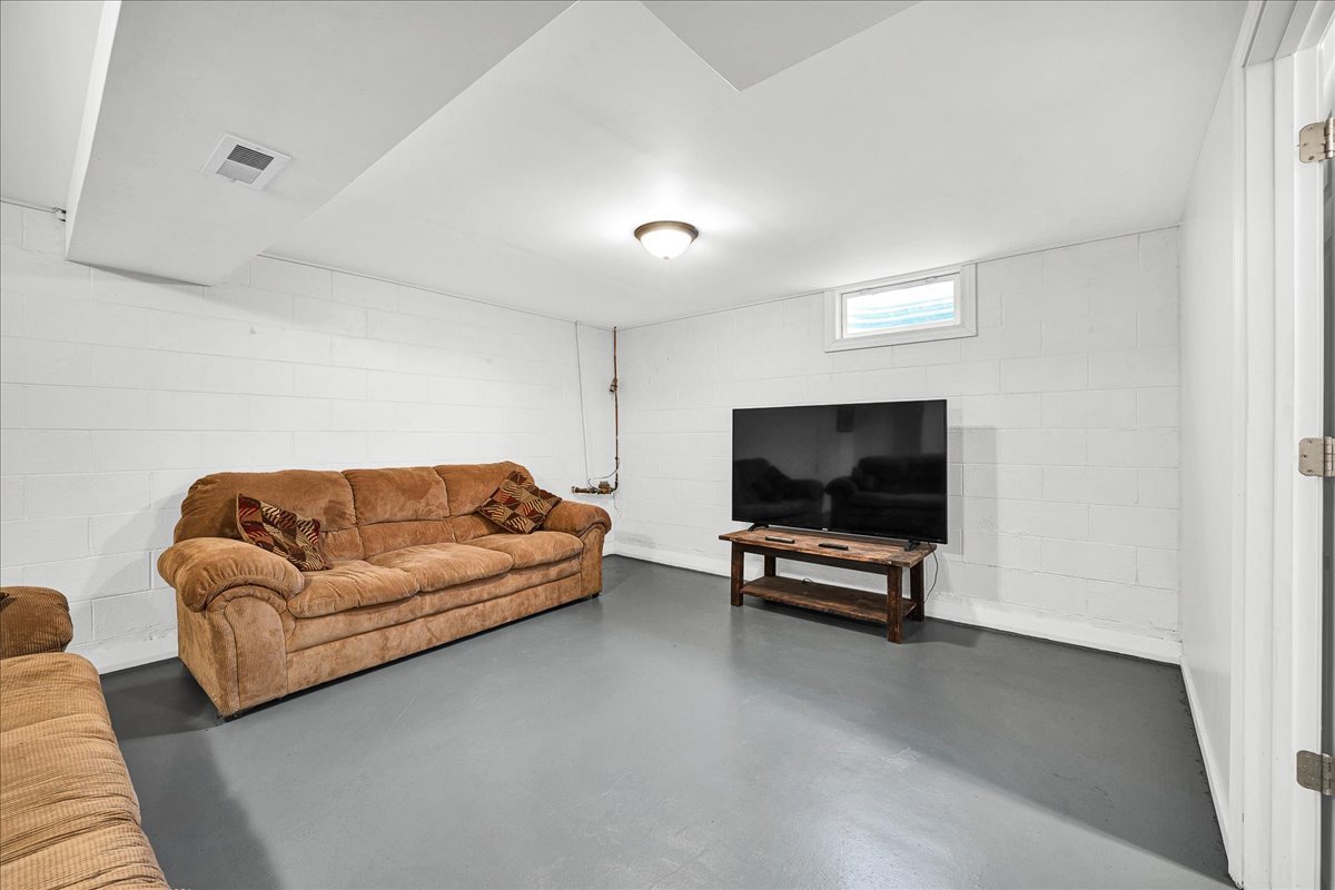 605 Belaire Drive, Washington, IL 61571