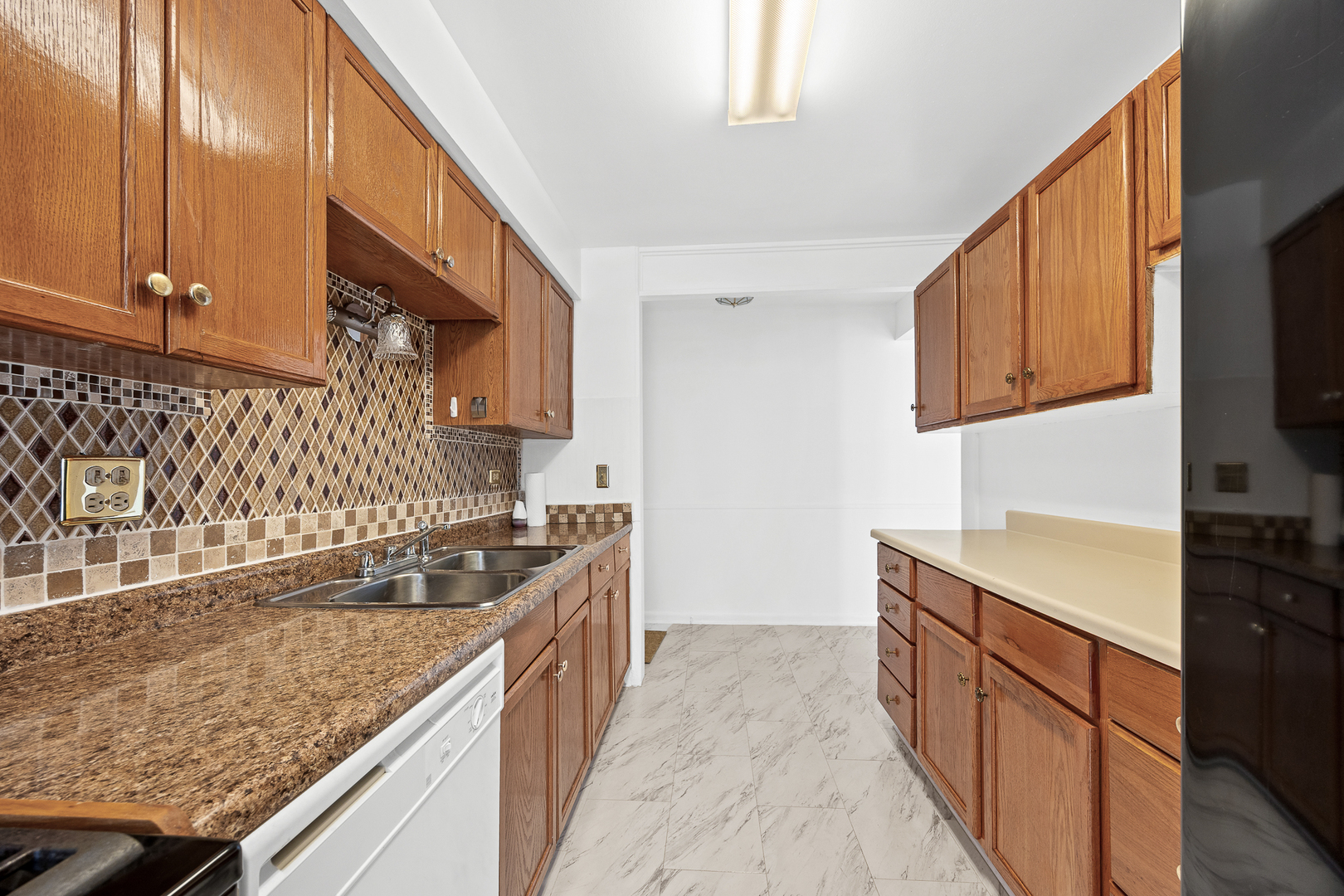 3008 Roberts Drive #1, Woodridge, IL 60517