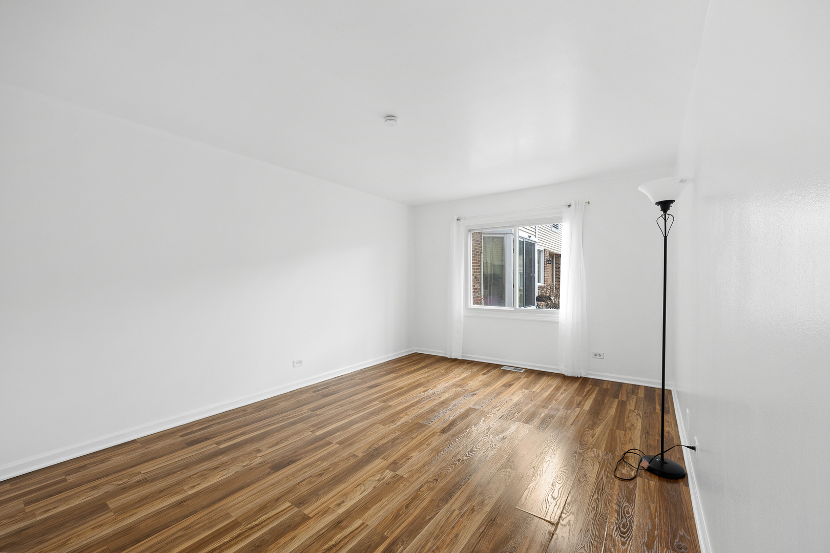 3008 Roberts Drive #1, Woodridge, IL 60517