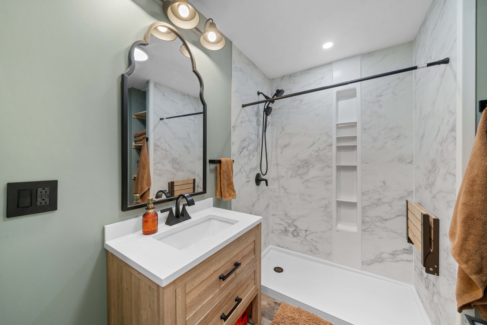 338 Lakelawn Boulevard, Aurora, IL 60506