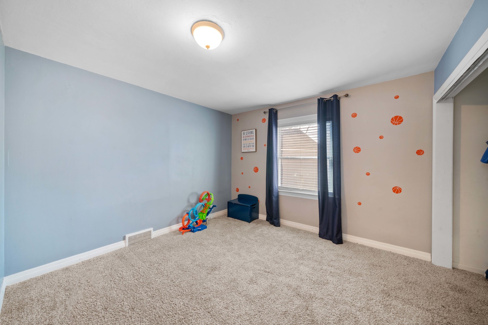 338 Lakelawn Boulevard, Aurora, IL 60506